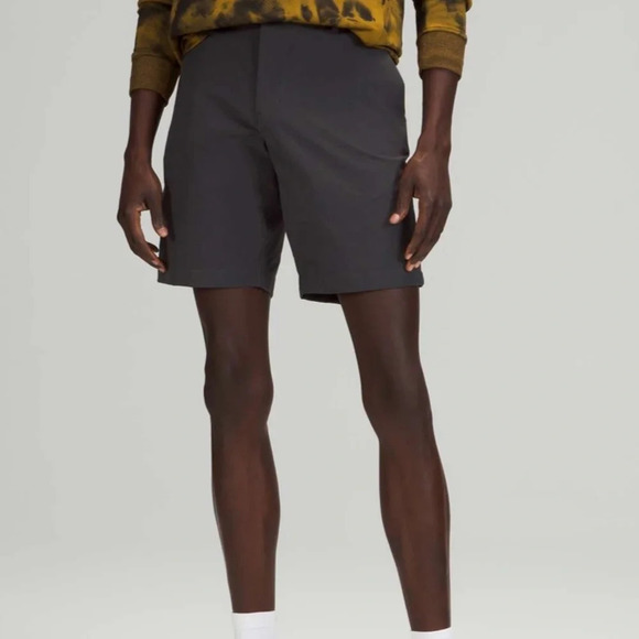 Lululemon Men's Commission Classic Fit Short 9" Vera Twill 32 in Black Granite - Picture 7 of 12